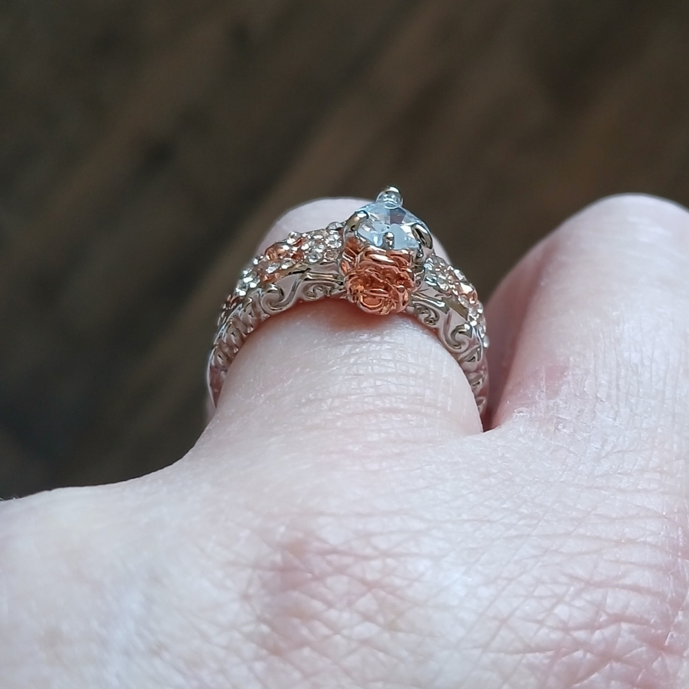 New Heart Shaped CZ Rose Gold & Silver Skulls & Roses Ring. - Picture 9 of 16